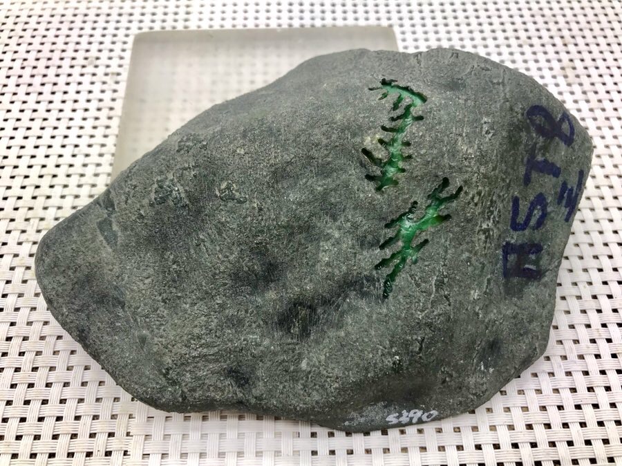 1.15公斤莫湾基开窗满色手镯料皮壳完整紧致翻砂均匀细腻品相