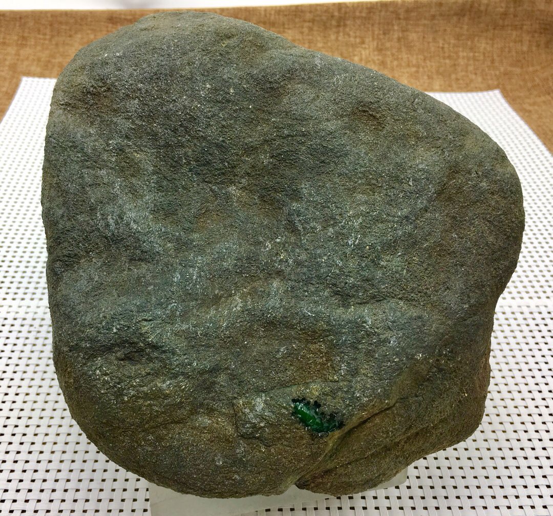 9.5公斤莫西沙开窗满色手镯料品相好皮壳完整紧致翻沙均匀细腻