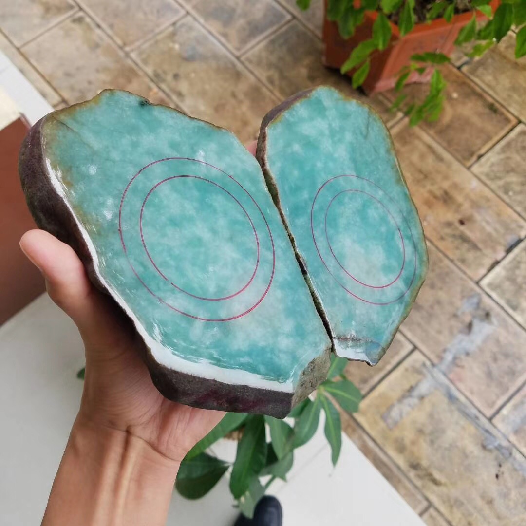 南奇改口手镯料2.65公斤糯冰底浓浓的苹果绿。底色特别的绿种