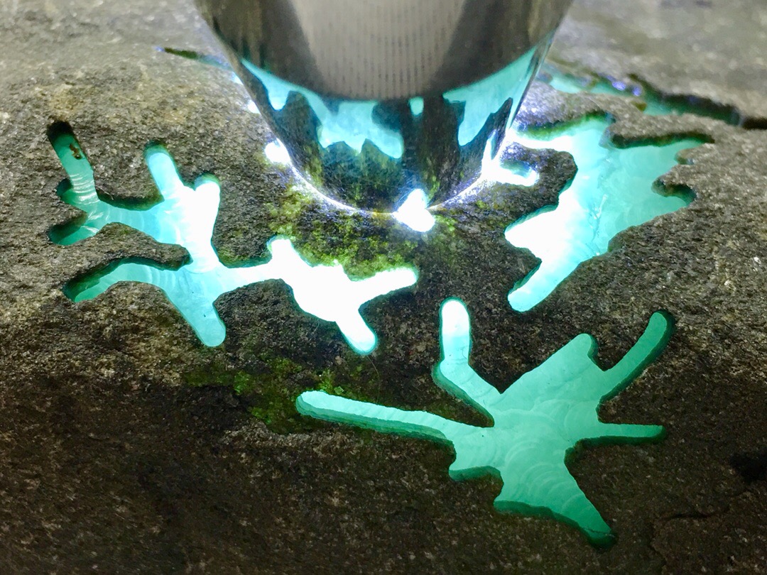 2公斤莫西沙开窗冰晴底手镯料翻沙均匀细腻大面积开窗冰晴底不变