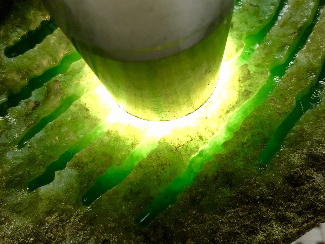 秒杀价4999得850克老坑南齐开窗满晴底色大牌料皮壳完整天