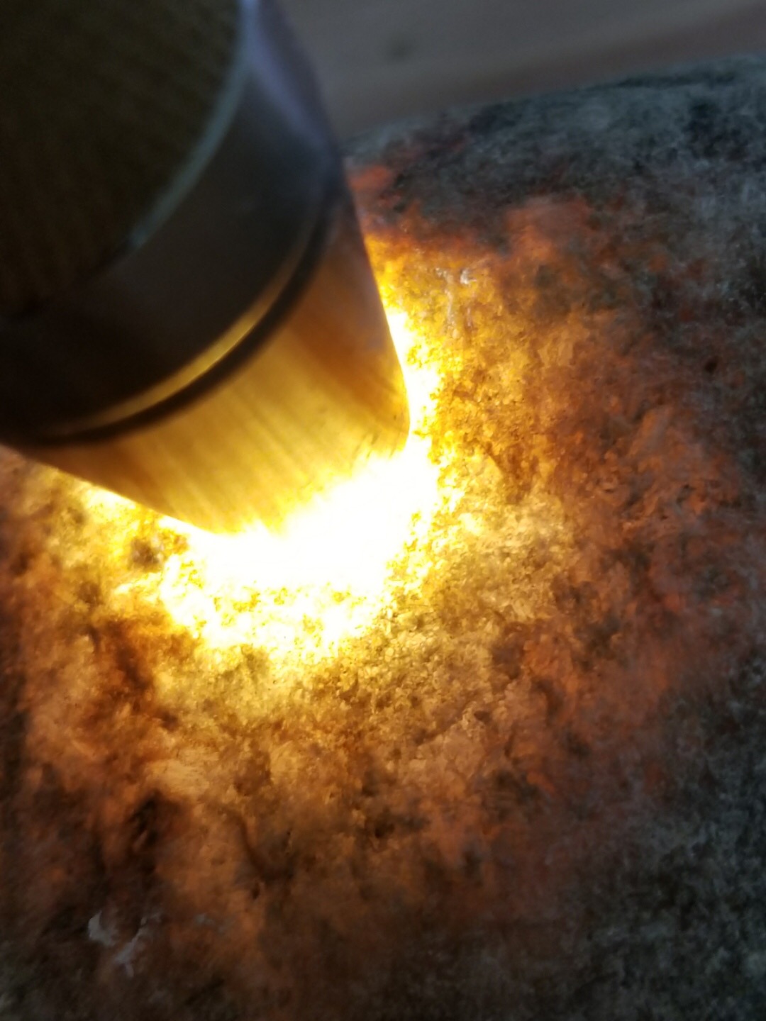 秒杀价1999得新货1.2公斤南齐小精品这就特一个小灯泡大灯