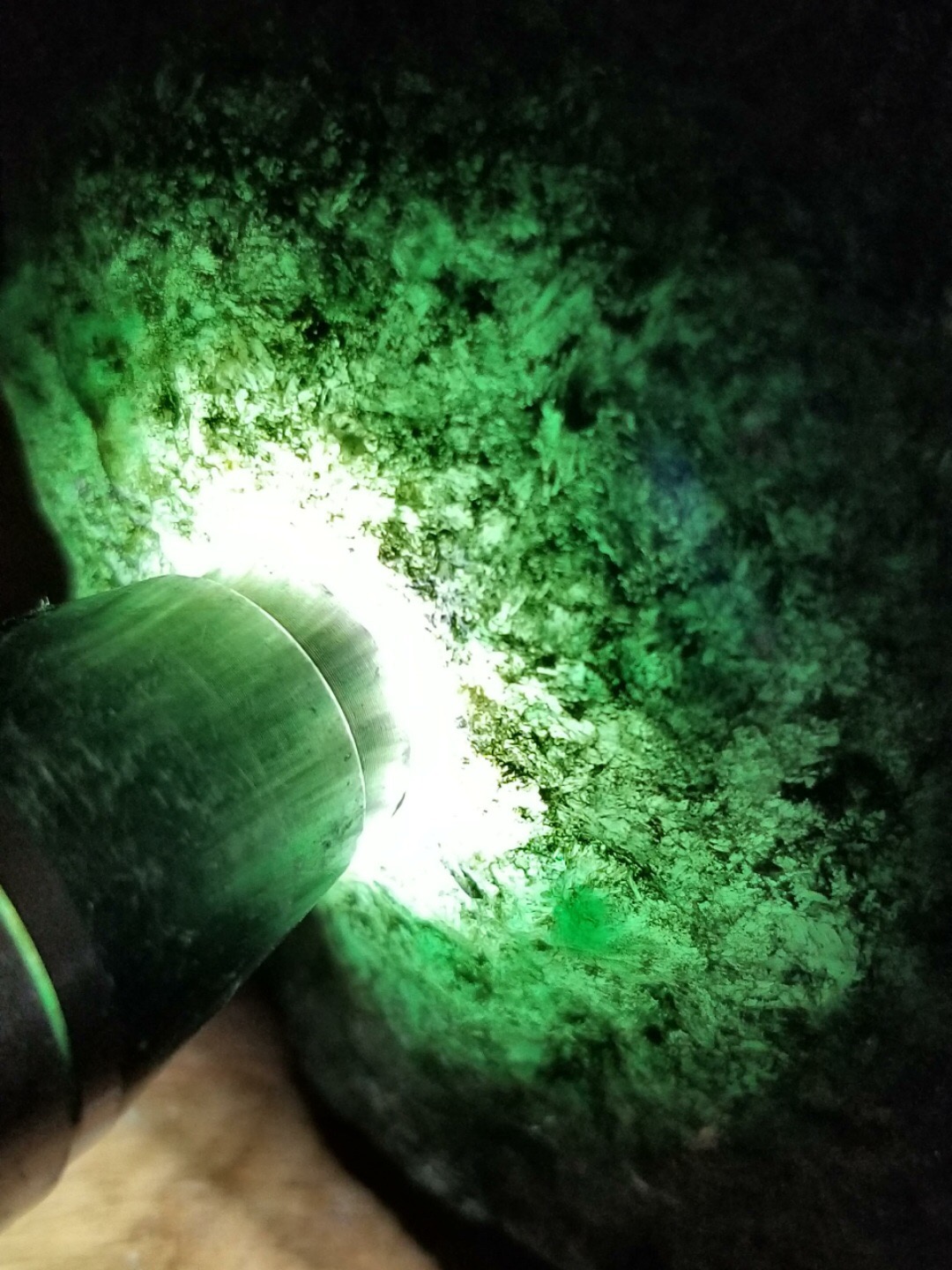 秒杀价得今日实力货40公斤莫西沙老坑料相当给力的料子皮克翻砂