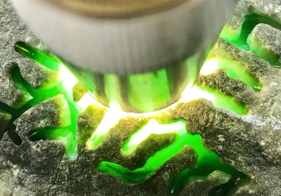 700克南齐开窗满色手镯料品相好皮壳完整紧致大面积开窗满色表