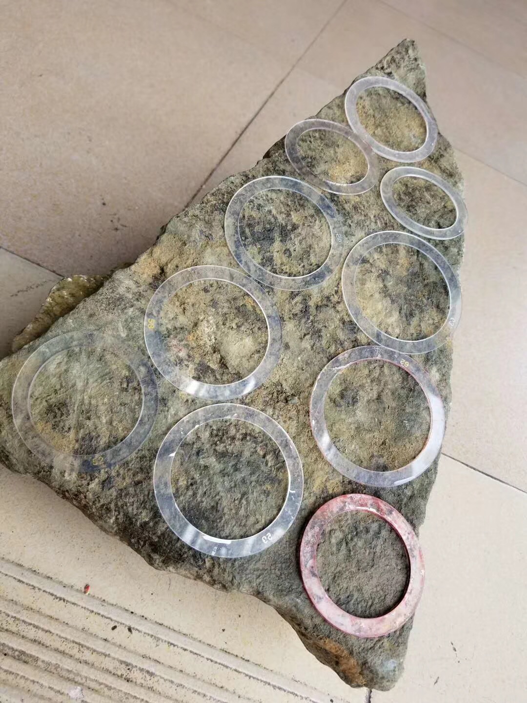 莫西沙老坑色料种老色阳全身多处有色可赌阳绿牌子手镯一箩筐赌大