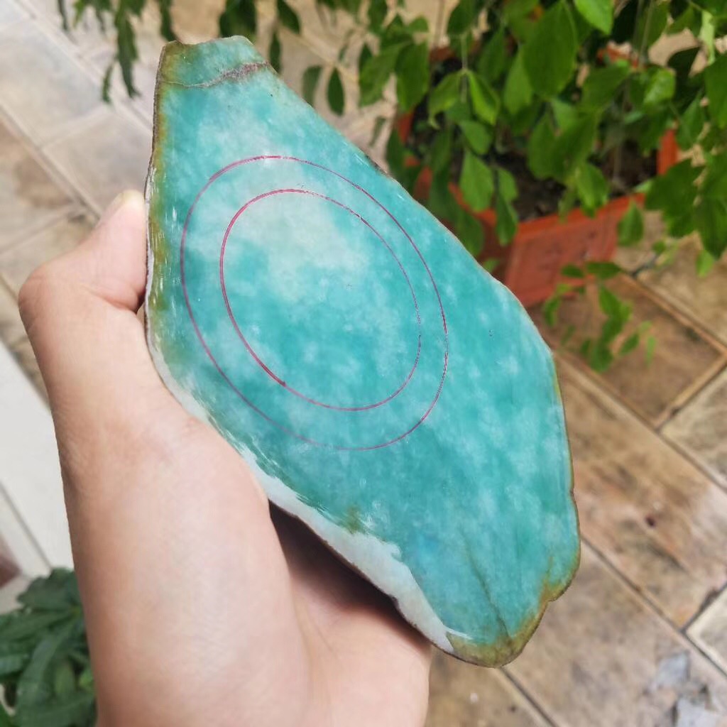 南奇改口手镯料2.65公斤糯冰底浓浓的苹果绿。底色特别的绿种