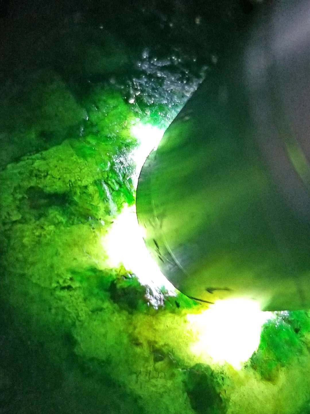 周末特价2288秒杀得猛料1.1公斤老坑莫西沙冰飘花全赌手镯