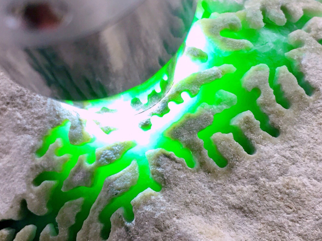 色带大色料推荐11.45公斤莫西沙色带开窗满色手镯料皮壳完整