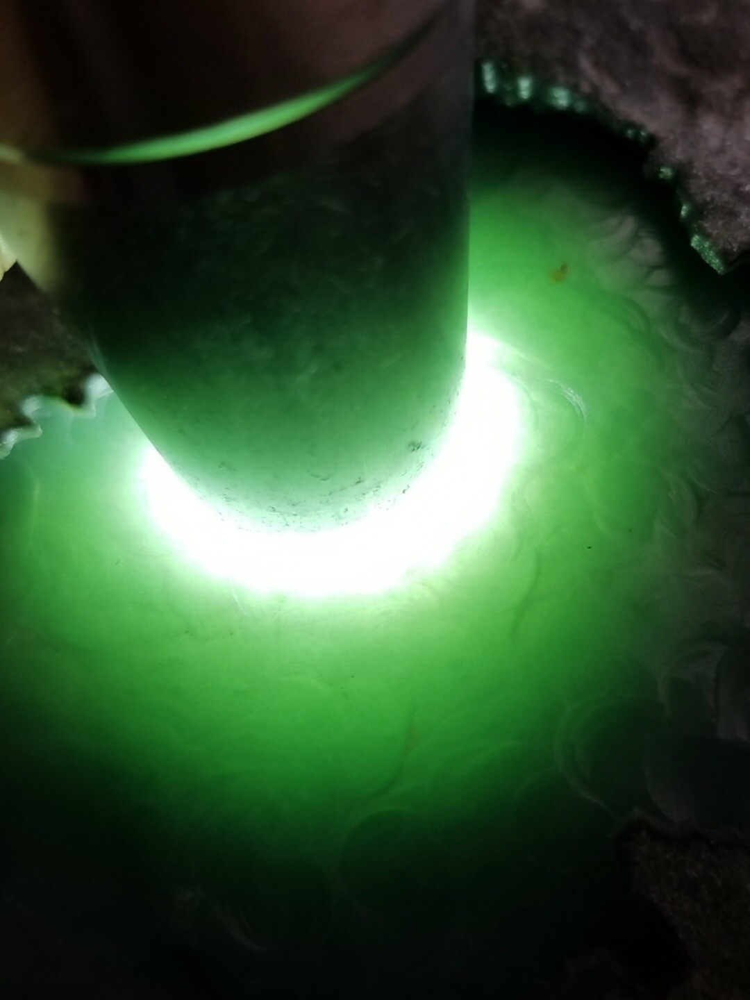 今日福利2999元秒杀得新货2.3公斤莫西沙开口冰种一枚嘿嘿