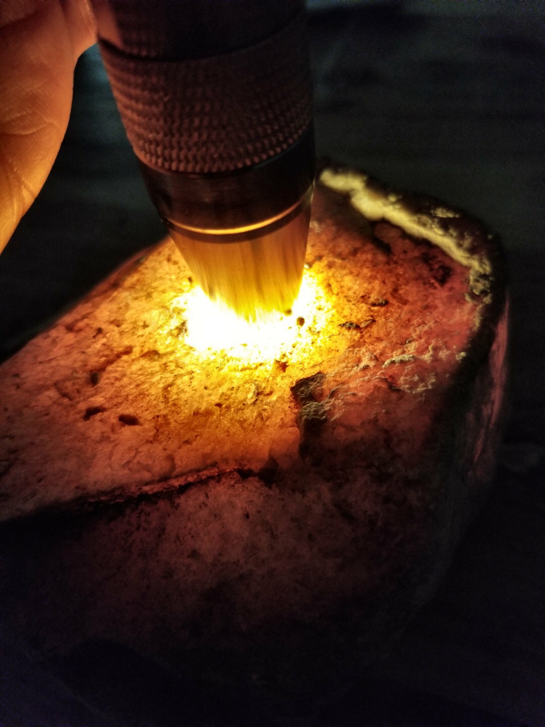 今日福利2588元秒杀得新货1.7公斤老坑莫西沙冰种一坨冰哟