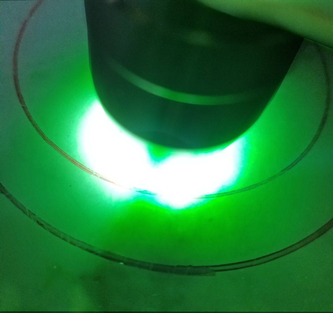 南奇改口手镯明料15.9公斤底子干净清爽自然带底色飘阳绿花满