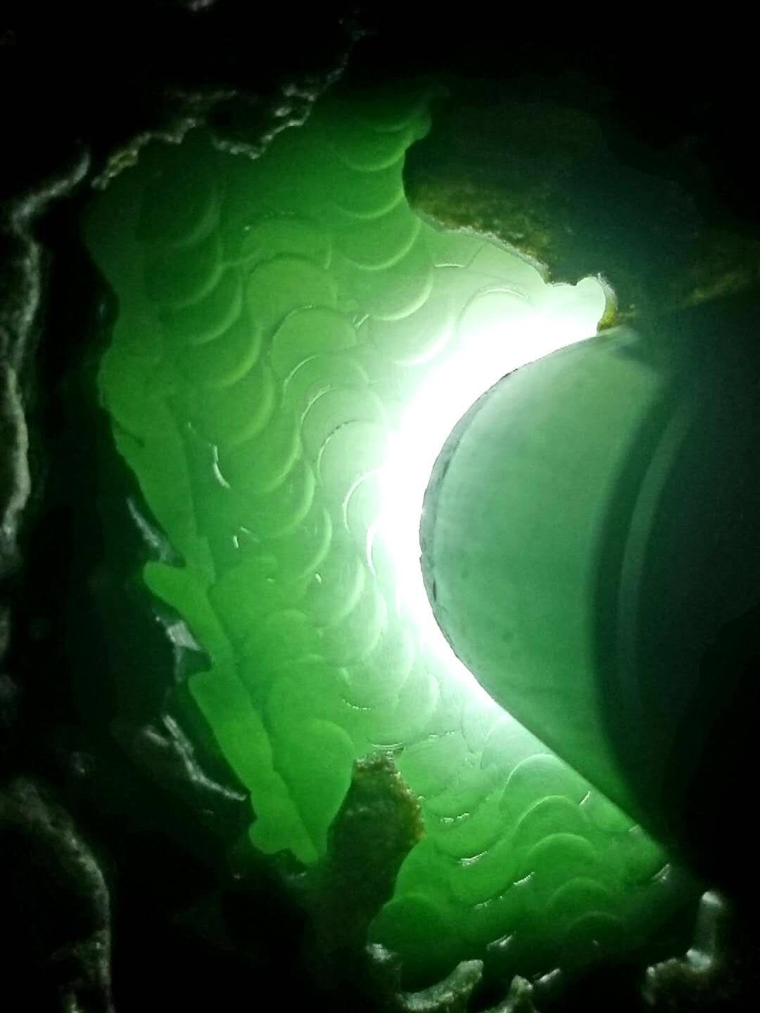 特价2688秒杀得猛料0.85公斤莫西沙包浆皮冰味开口料子来