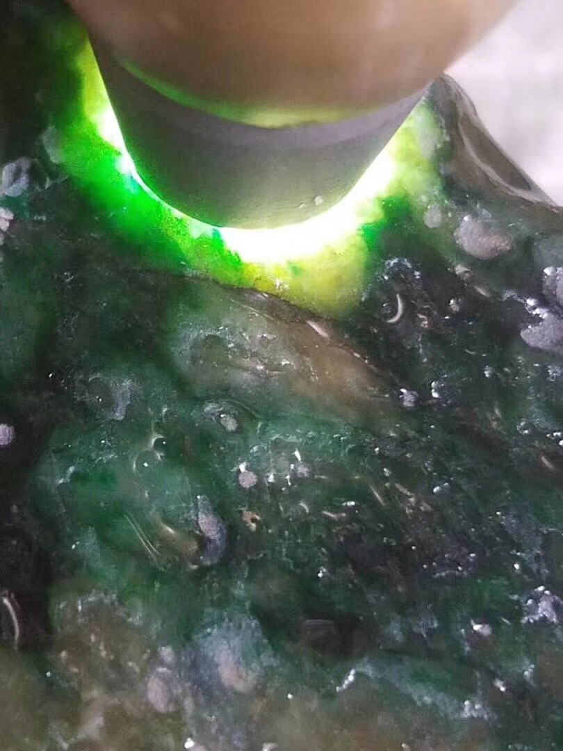 ZF658大马坎黄加绿大面积开窗满满的都是色有黄有绿有黑。三