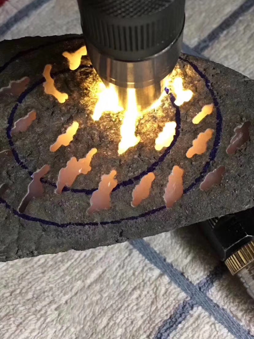 J-793莫西沙俩面大面积开窗打灯通透椿意盎然手镯有的哦重量