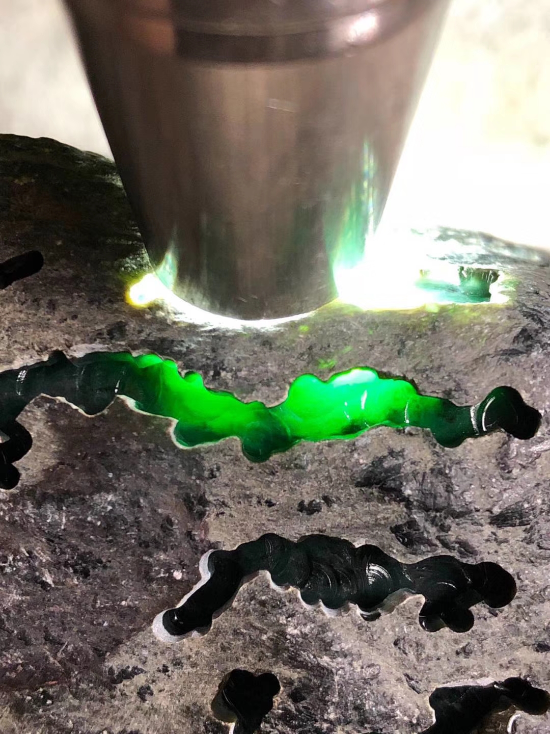 ZF831莫西沙开窗飘色料多处开窗全是色牌子已经看到回馈价秒