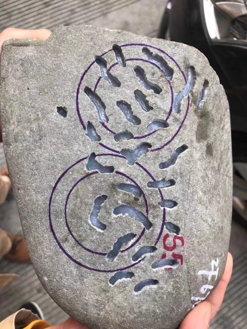 ZF675南齐开窗料冰晴色种相当老玉质细腻自然光下胶感十足底