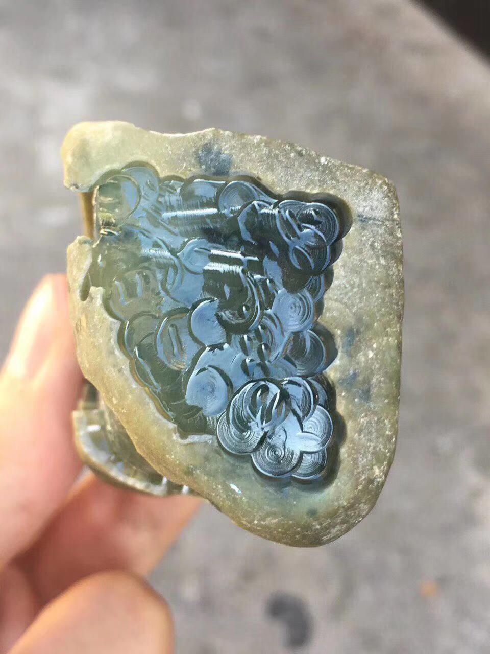 ZF883南齐开窗黄翡挂件料打灯超级美水头相当好肉质细腻挂件