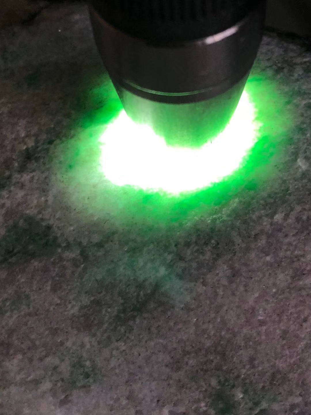 ZF906南齐椿带彩手镯料见光不死相当浓郁的色哦手镯已经看到