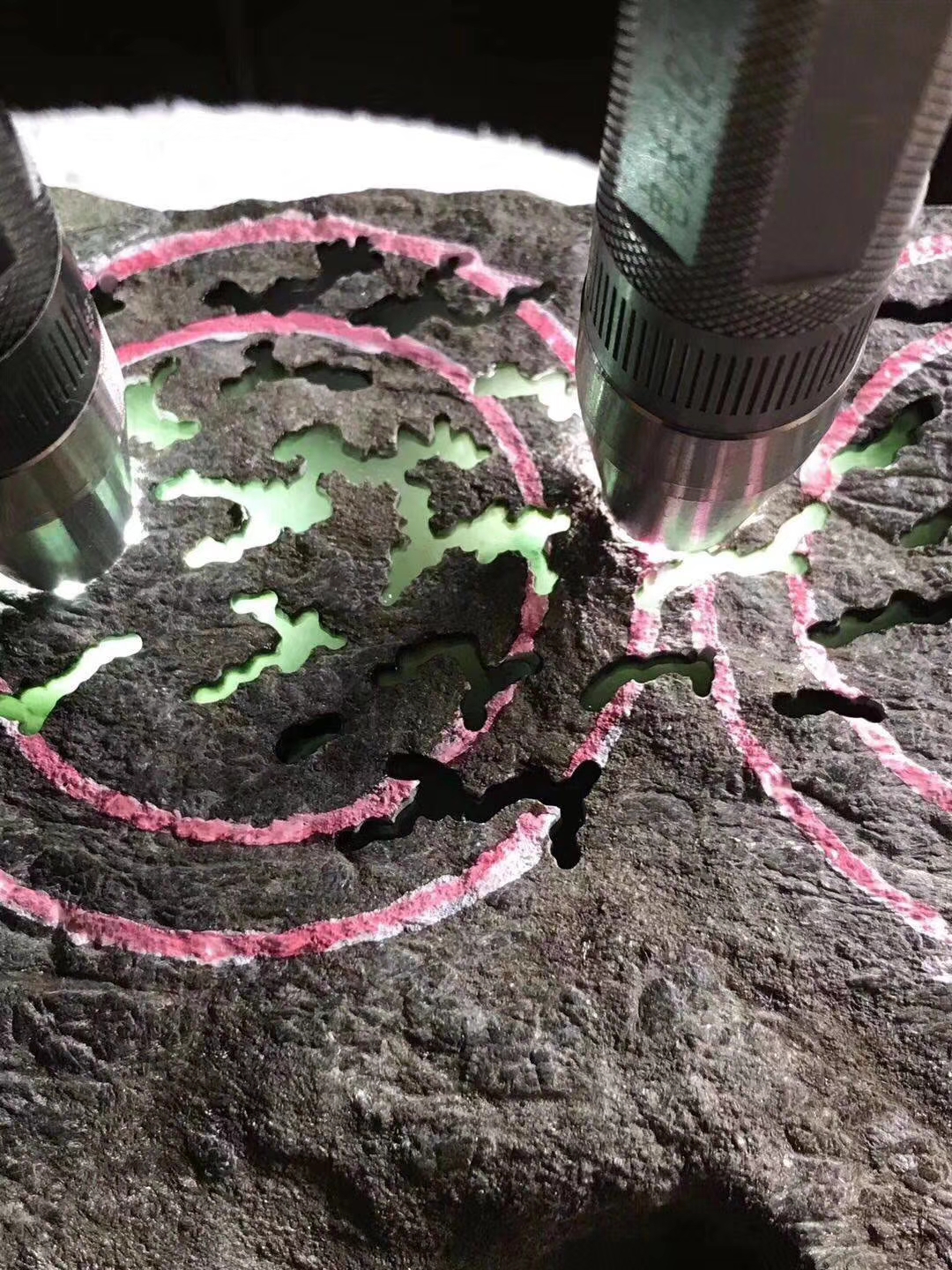 ZF739莫西沙开窗手镯料完美无裂手镯已经开出来两条还可切三