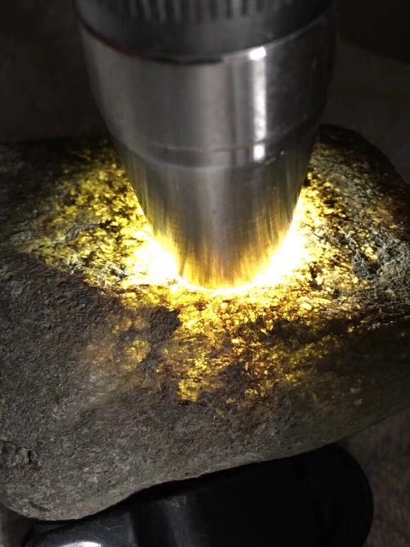 J-1012莫莫良全赌种水料皮壳翻砂细腻打灯略带冰感水头十足