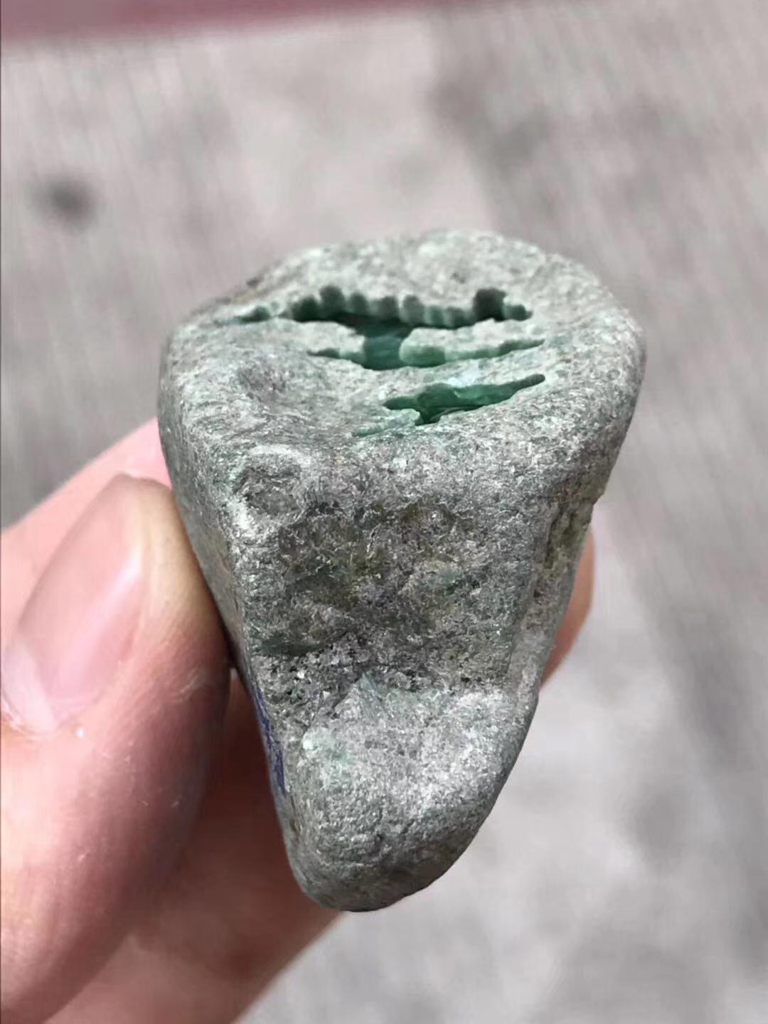 J-958后江开窗满色料满色挂件稳稳的重量58克