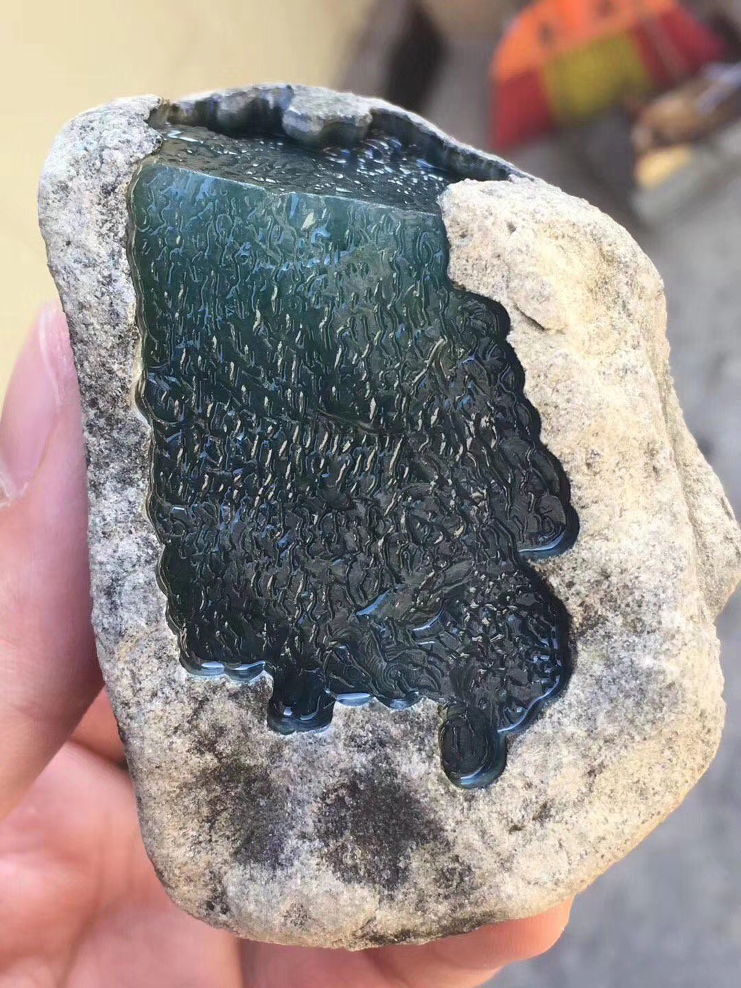 J-1013莫西沙冰飘花??自然光下黑四六大牌可以有打灯透的