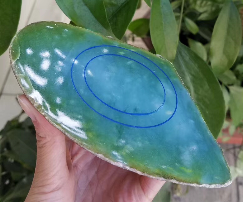 南齐改口手镯料2.0公斤化冰底色带飘花。种老起胶玉质特细种老