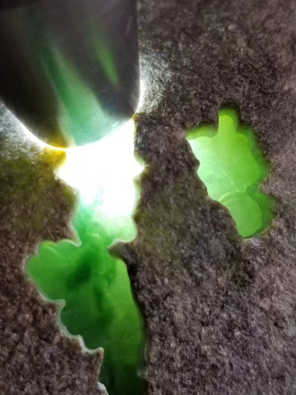 秒杀价得新货猛料2.1公斤老坑南齐实力货牛逼料子冰种整个不变