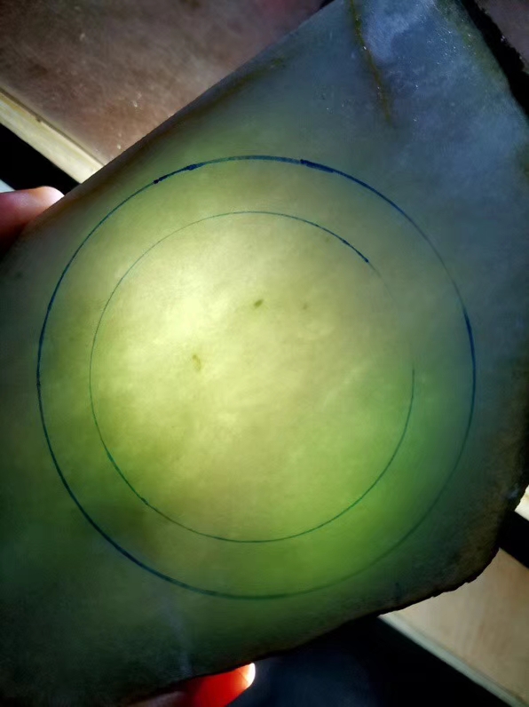 上新捡漏价1999得莫西沙改口手镯片料0.70公斤料子还没有