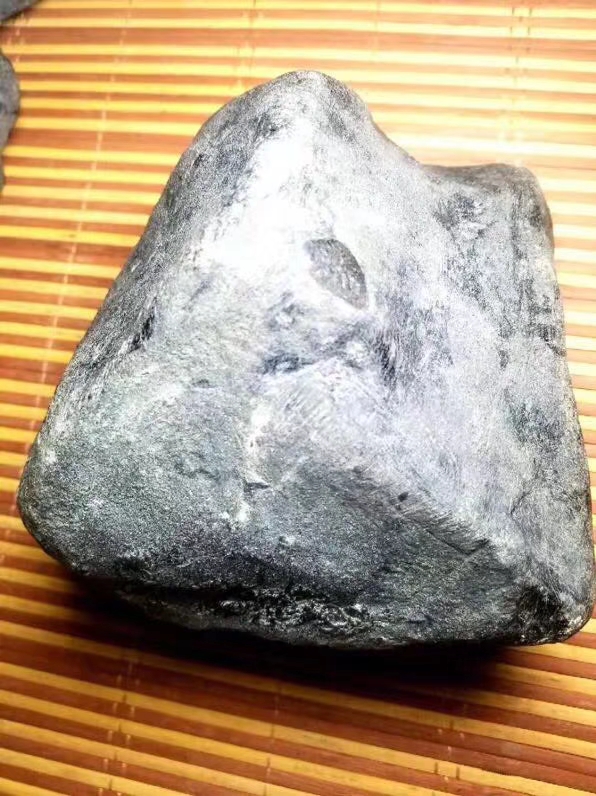 特价5580秒杀得猛料6.75公斤老坑莫西沙全赌色料来一坨灯