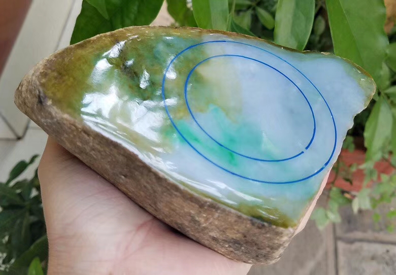 南齐改口手镯料2.32公斤黄加绿种老起胶肉质细腻飘阳绿带飘黄