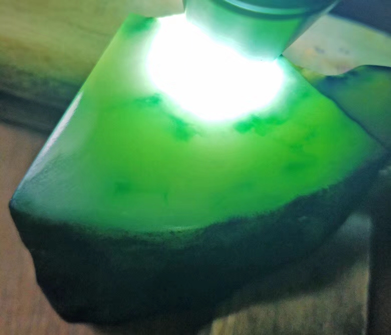 上新南奇精品明料尺寸8.4/5.3/3.4190克种够老玉质