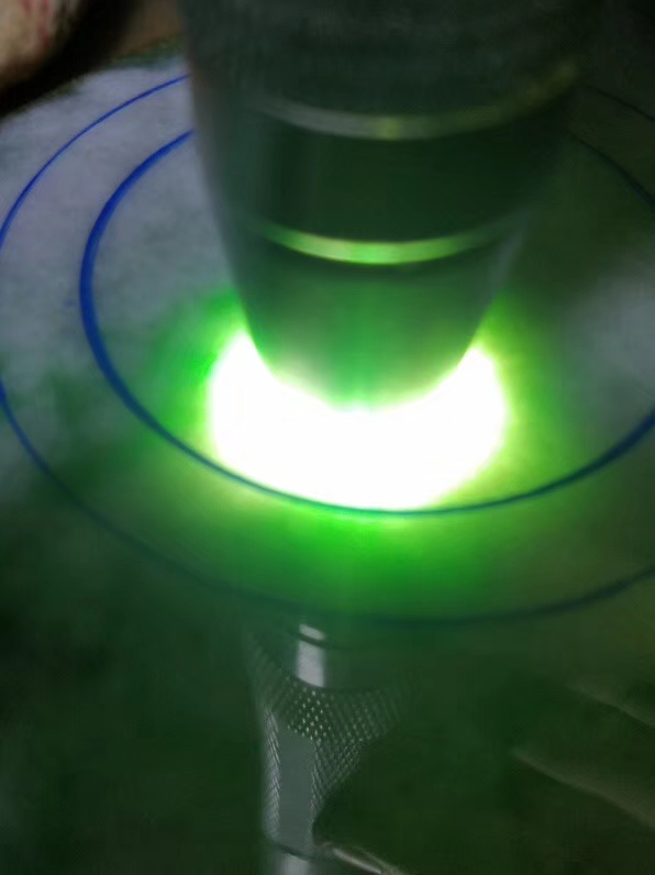 莫西沙改口手镯明料4.12公斤底子干净清爽自然带底色飘阳绿色