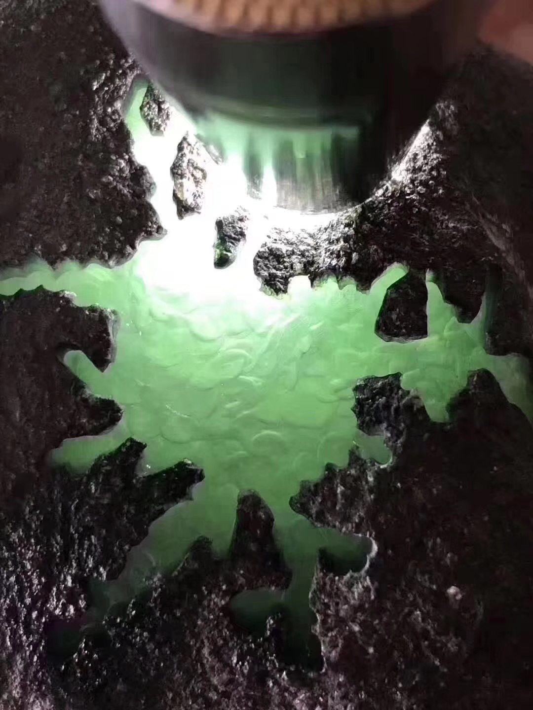 12-7-3编号JW792.4kg莫西沙开窗冰种手镯料皮壳超