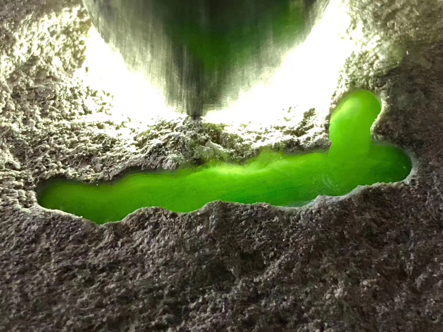 12-5-21号OW2043.4kg莫西沙全赌手镯料[玫瑰]