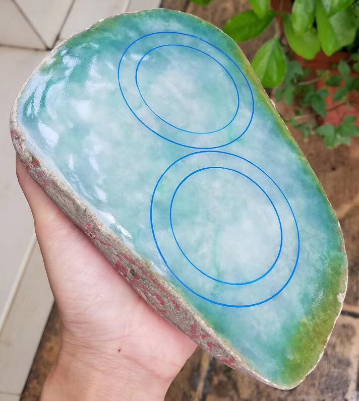 莫西沙改口手镯料5.12公斤底色飘色花肉质细腻冰透冰透的切面