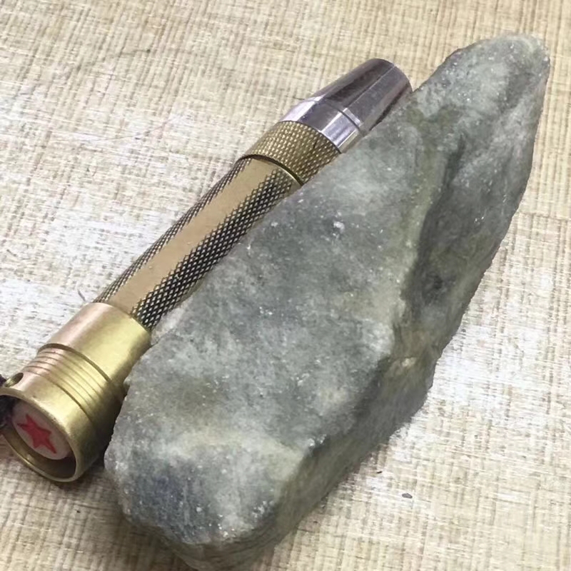 老坑莫西沙小精品468克....皮壳相当老肉质发黑小冰坨子想