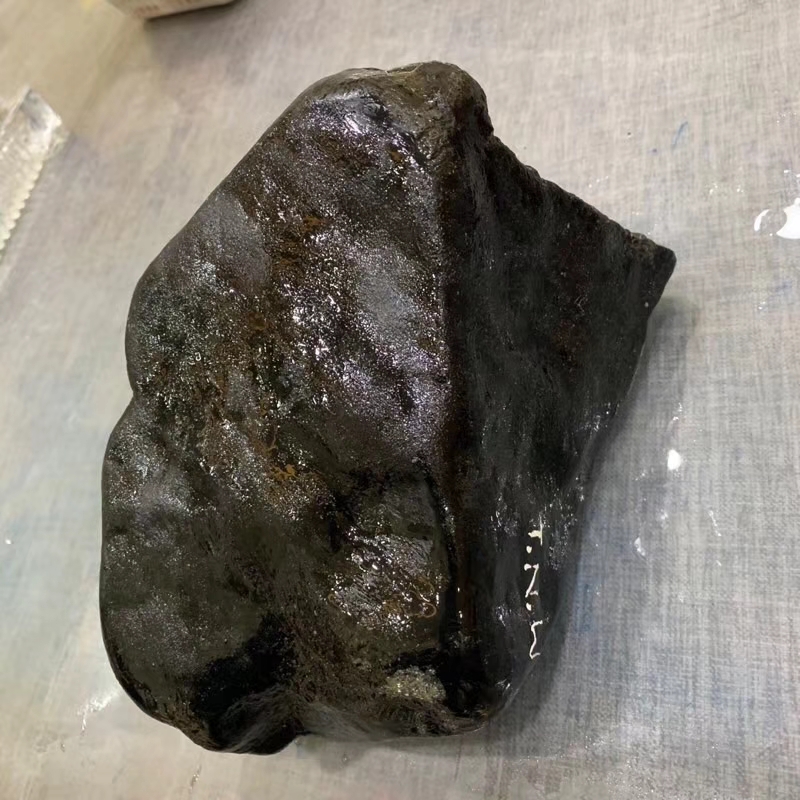 莫湾基冰晴全赌料7公斤打灯荧光十足翻沙均匀有力石头品相完整可