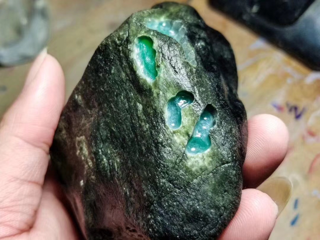 OX388570克莫湾基高冰种色(阳绿)爱色的老板看过来