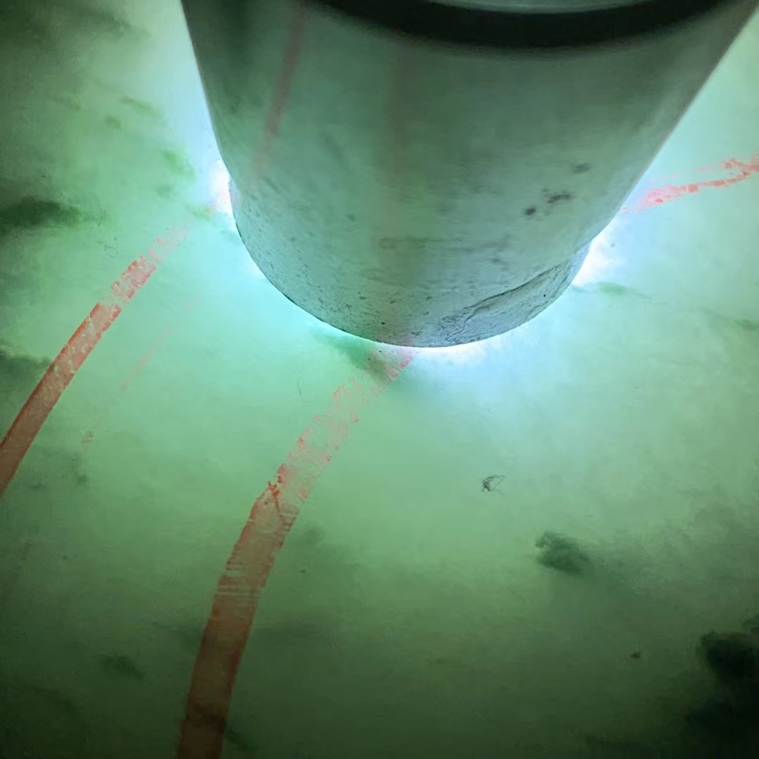 12-7-15瓦城空运手镯货尺寸5.1公斤莫西沙春带彩明料十