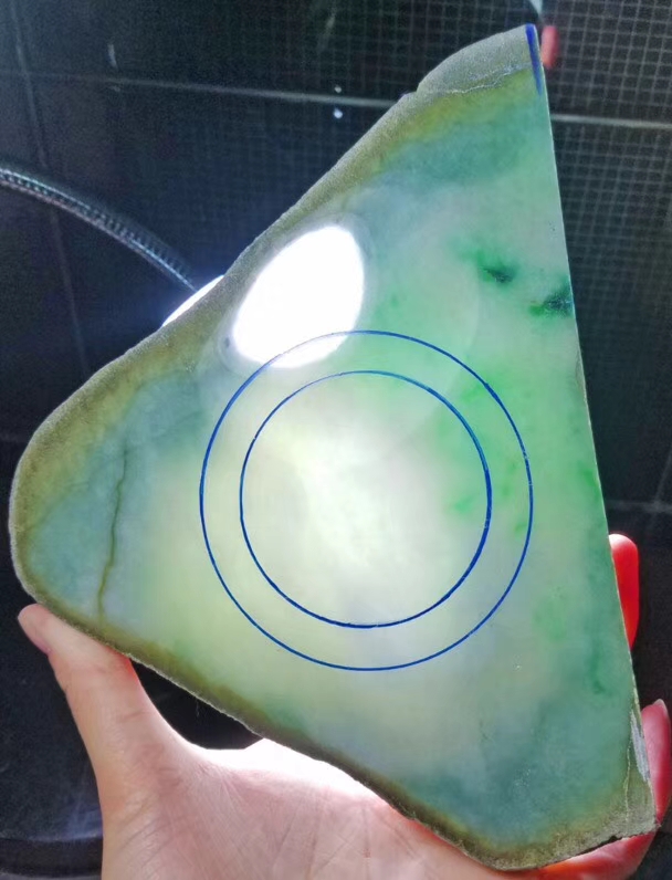 莫西沙改口手镯片料0.88公斤有底色飘绿花种老起胶水灵灵的肉