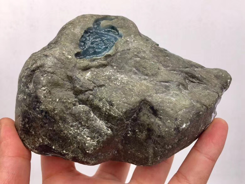 935克南齐开窗冰飘花手镯料皮壳完整品相好大面积多处开窗化冰