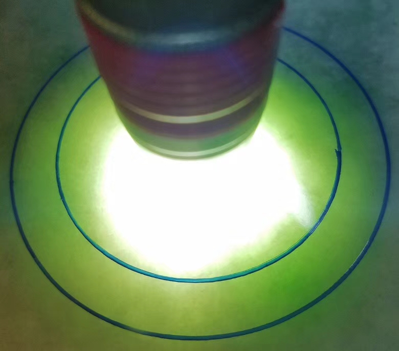 捡漏价4588南奇改口手镯料1.92公斤淡淡的底色飘点小花种