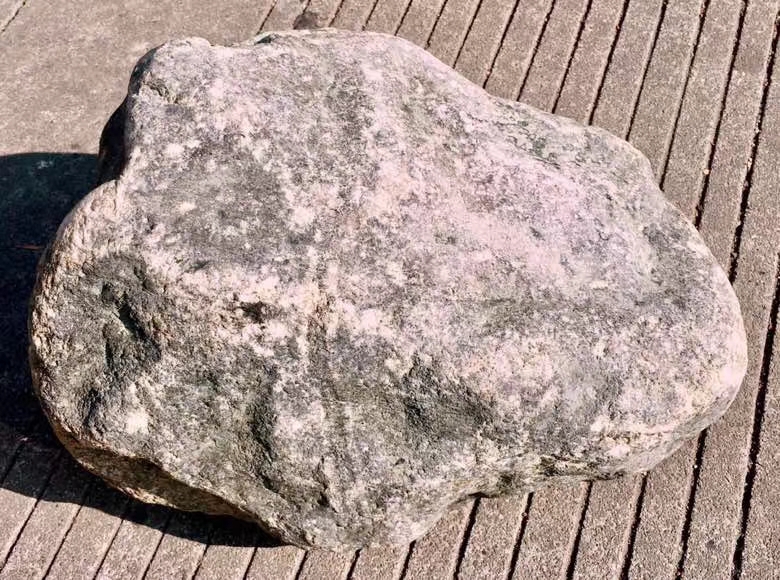 20.35公斤大个头南齐开窗满色阳绿手镯料皮壳完整品相好开窗