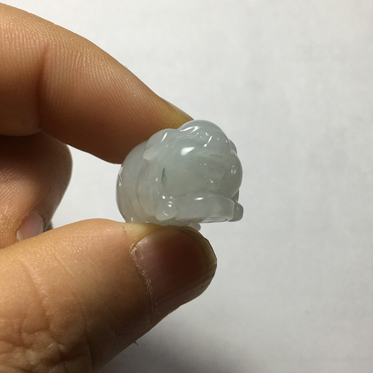 翡翠A货冰糯种福猪重10克