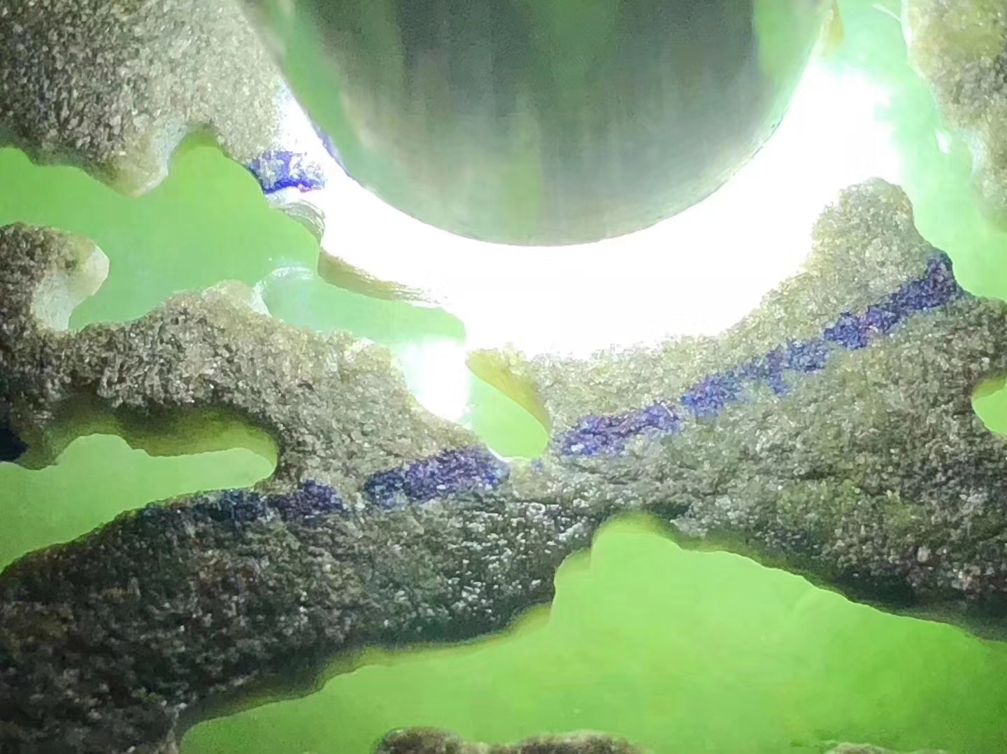 QY112-1.6kg后江开窗手镯料皮壳老整体表现通透带底色