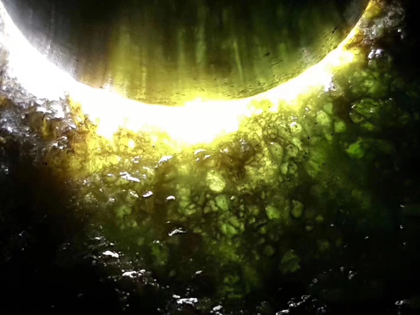 JW73-10kg莫西沙全赌飘色手镯料皮壳超紧多处表现好压手