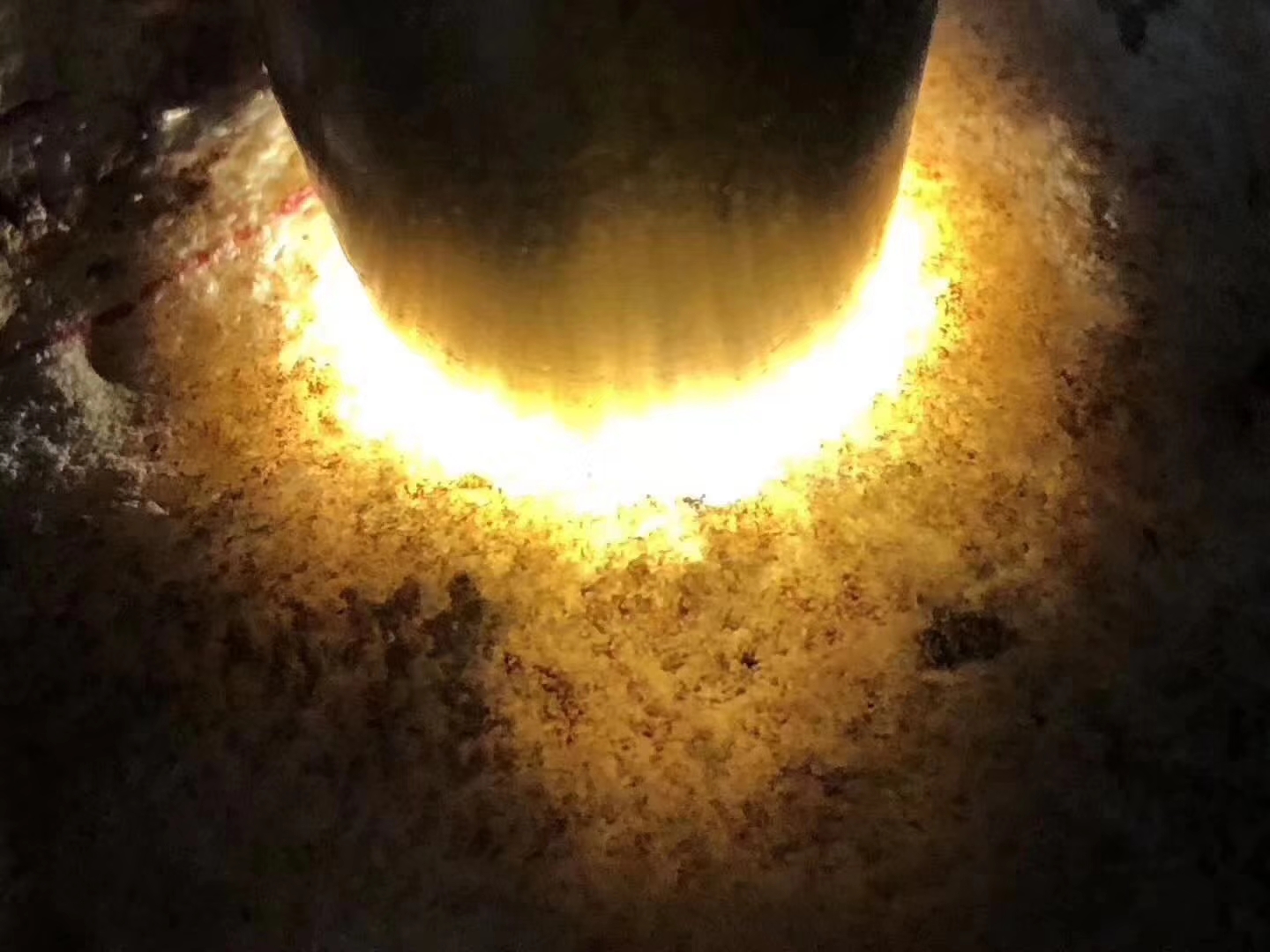 LQ24-4.2kg街对角全赌手镯料皮壳老沙细整体表现水长灯