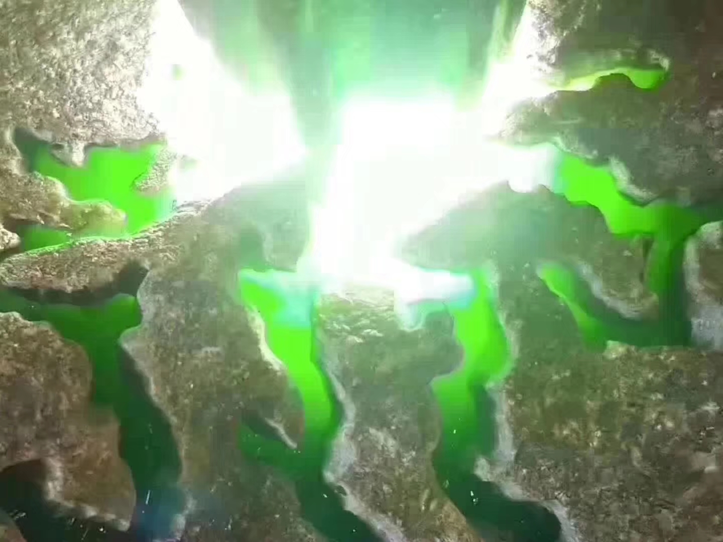 QY96-6.2kg莫西沙开窗色料品相完整皮壳紧致多处开窗杠