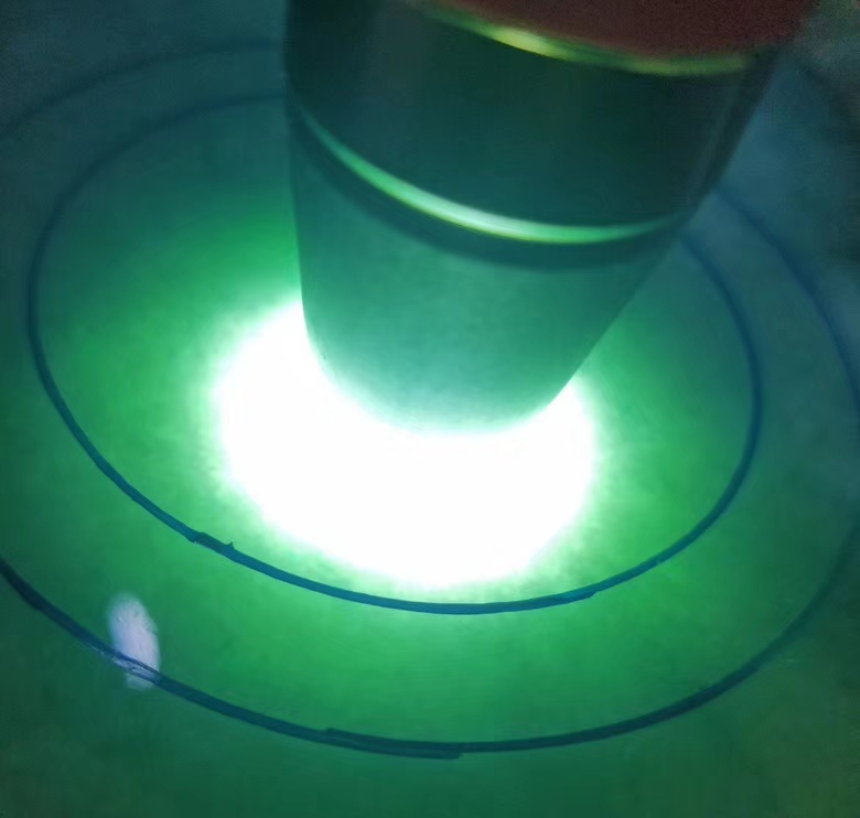 上新莫西沙改口手镯料4.94公斤淡淡的底色带飘阳绿色彩艳丽飘